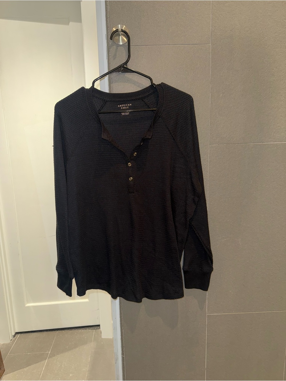 American Eagle Black Waffle Knit Henley Thermal Long Sleeve Top Size Large